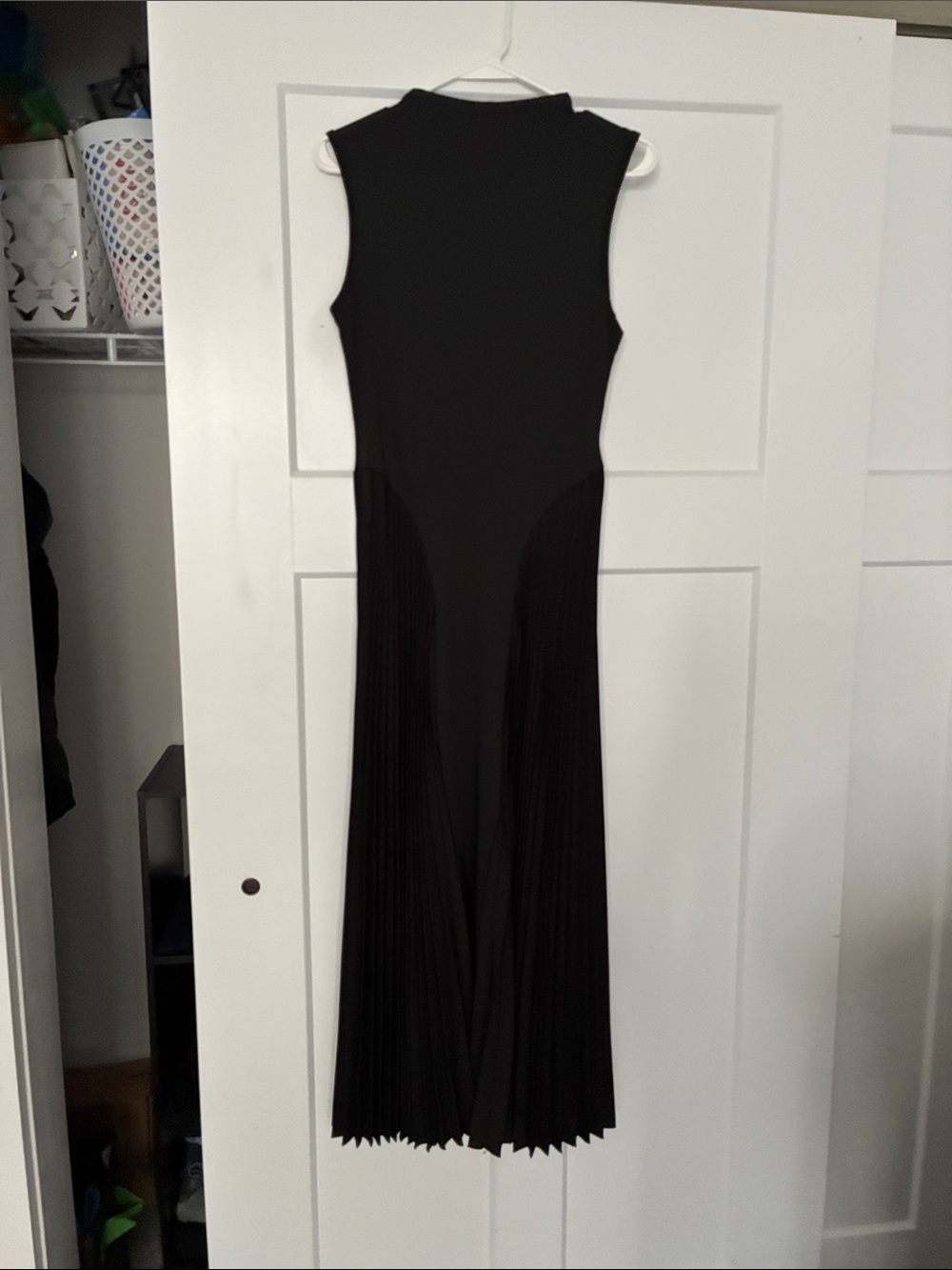 SHEIN Black Sleeveless Pleated Maxi Dress